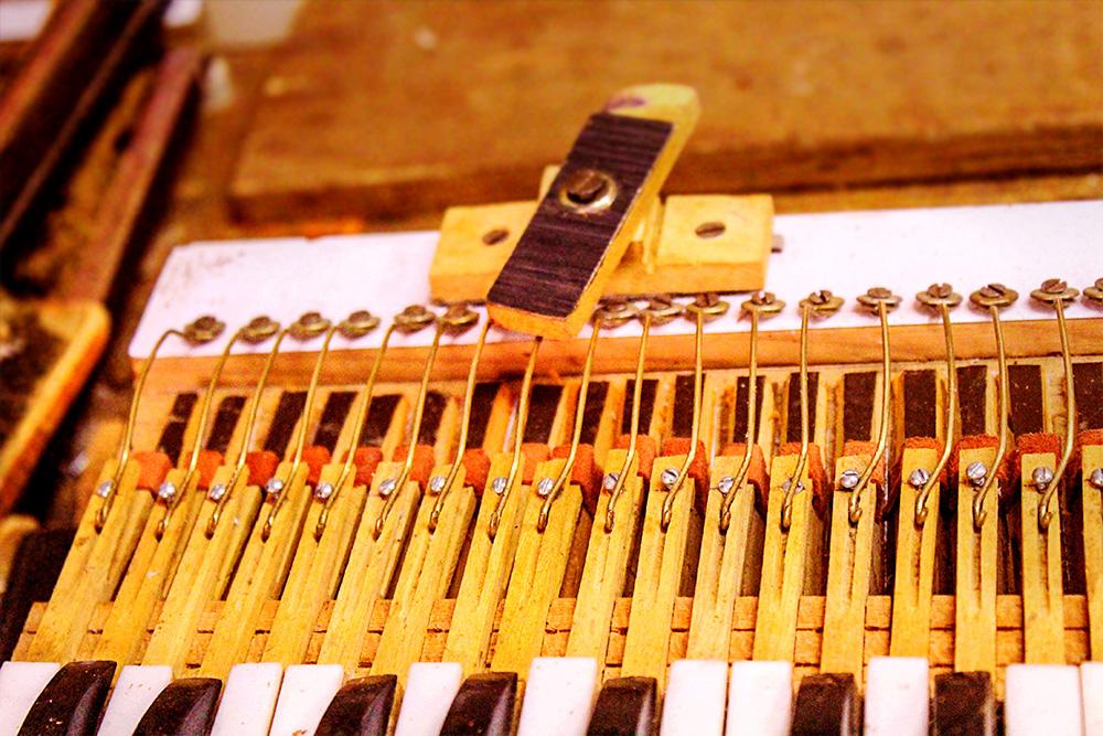 col-sm-4